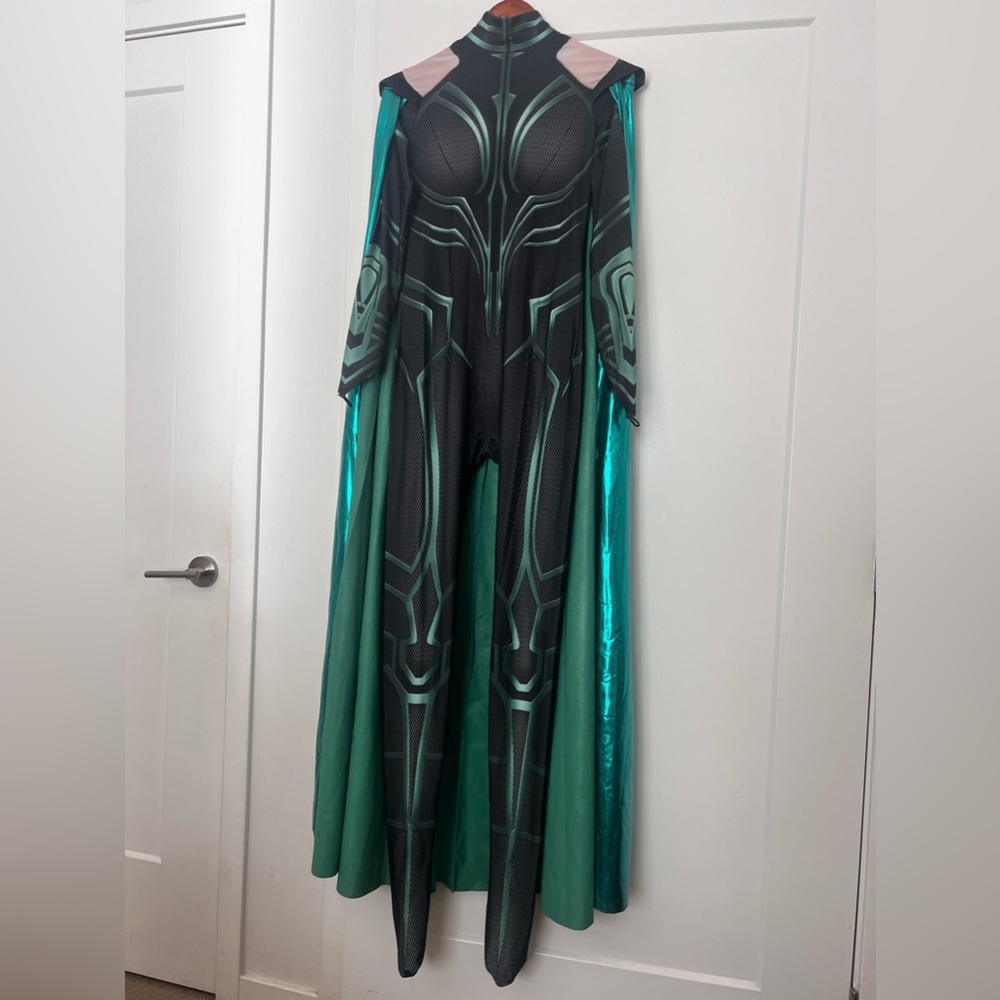 Hela Costume - size L